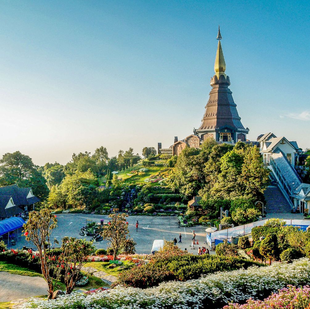 PAKET WISATA TOUR 4 NEGARA