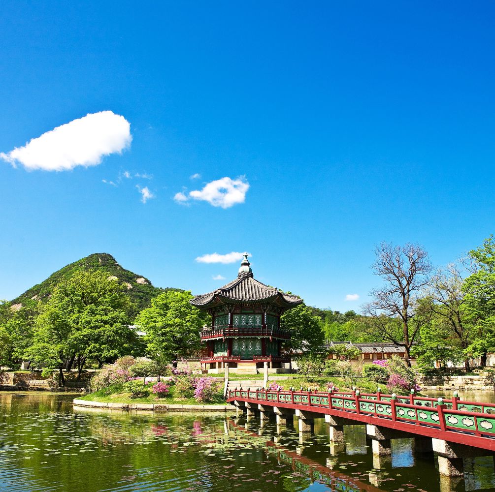 PAKET WISATA KOREA NAMI + MT. SEORAK