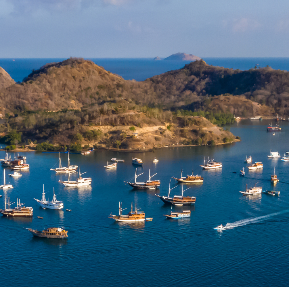 PAKET WISATA HONEYMOON SAILING LABUAN BAJO ISLAND