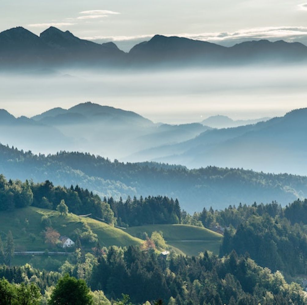 PAKET WISATA TOUR KAMPUNG NAGA FULLDAY TASIKMALAYA