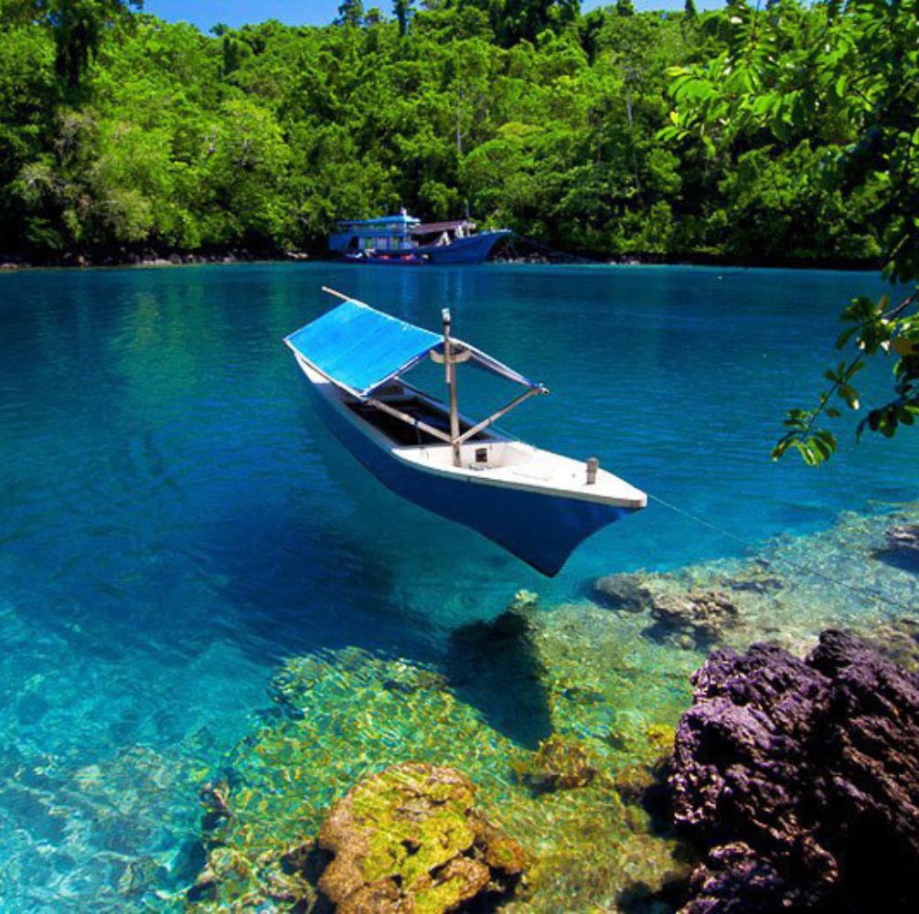 PAKET WISATA PULAU TERNATE MOROTAI