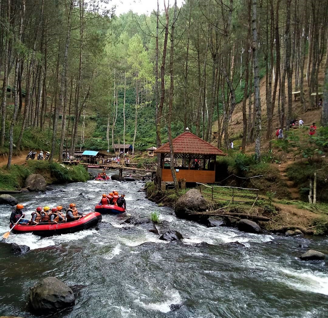 PAKET WISATA GATHERING BANDUNG (RAFTING + GLAMPING/CAMP)
