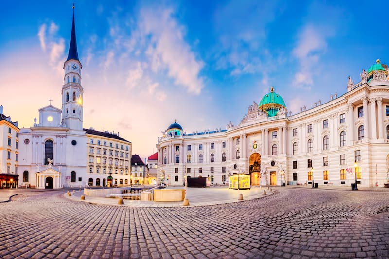 PAKET WISATA EROPA TIMUR CEKO HONGARIA AUSTRIA JERMAN