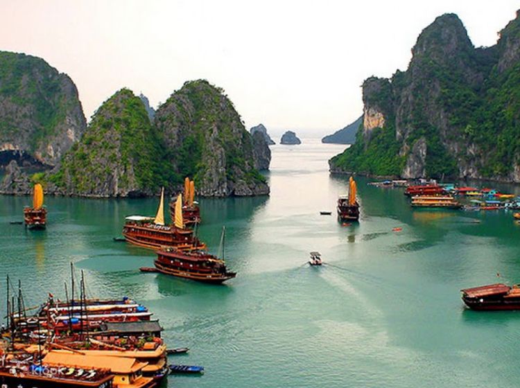 PAKET WISATA HANOI HALONG DALAM PESIAR