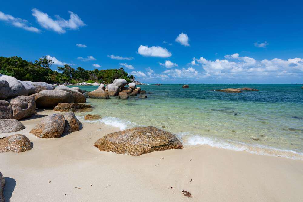 PAKET WISATA BINTAN-TREASURE BAY-PANTAI TRIKORA