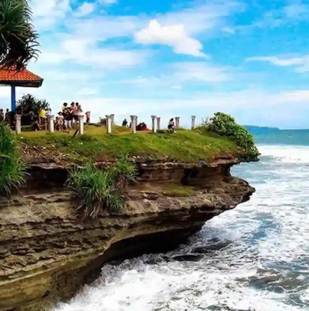 WISATA PANTAI BATU HIU PANGANDARAN