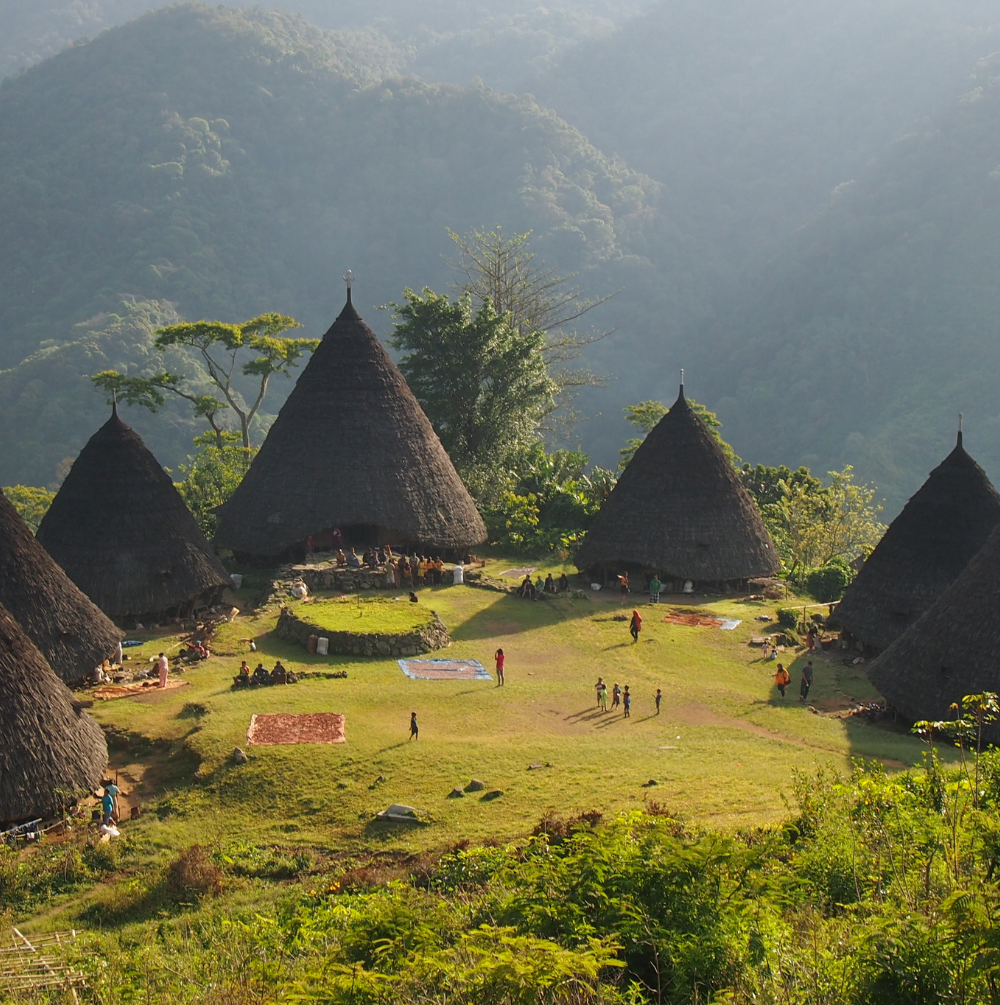 WISATA KAMPUNG ADAT WAE REBO START LABUAN BAJO