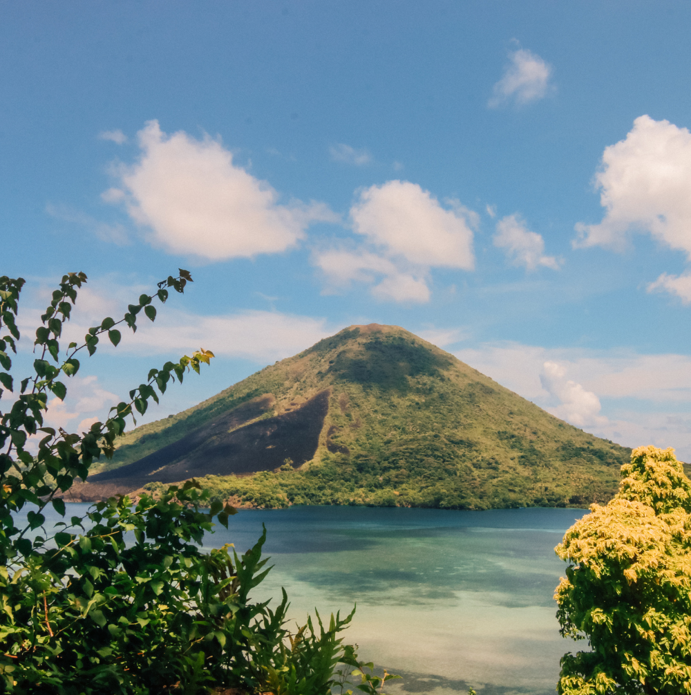 PAKET WISATA BANDA NEIRA