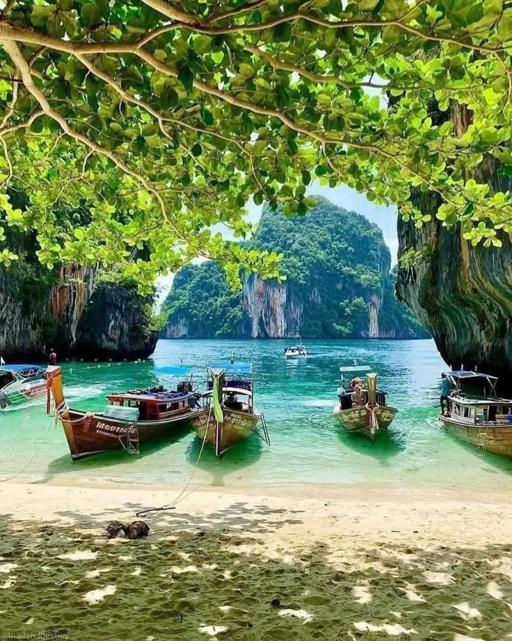 PHUKET - PHI PHI ISLAND